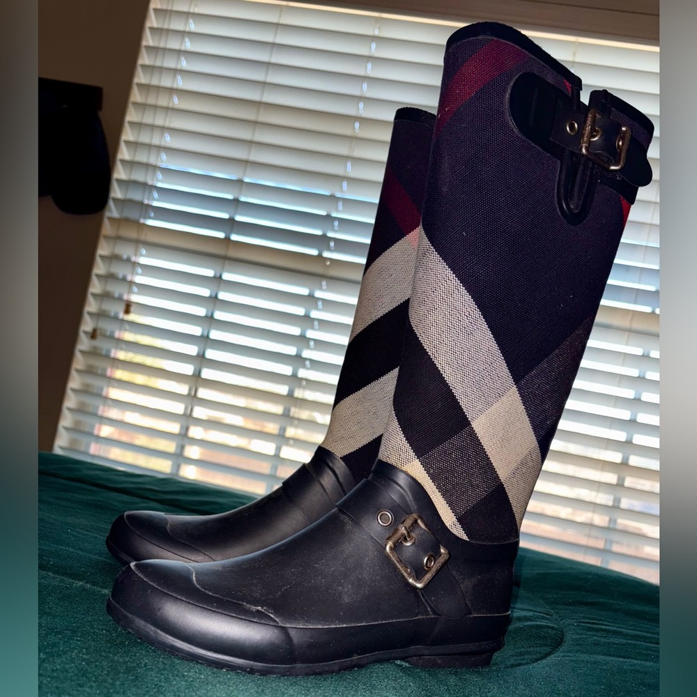 Burberry Boots OPEN TO OFFERS